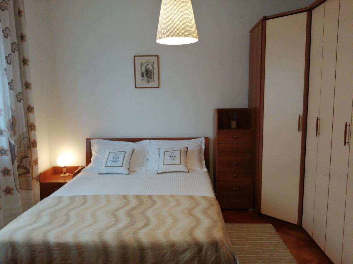 Apartments Jelka Postira Zewnętrze zdjęcie