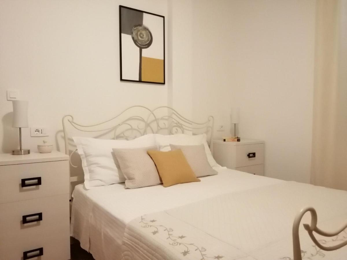 Apartments Jelka Postira Zewnętrze zdjęcie