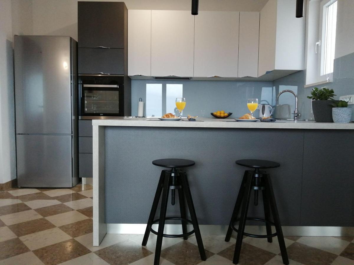 Apartments Jelka Postira Zewnętrze zdjęcie