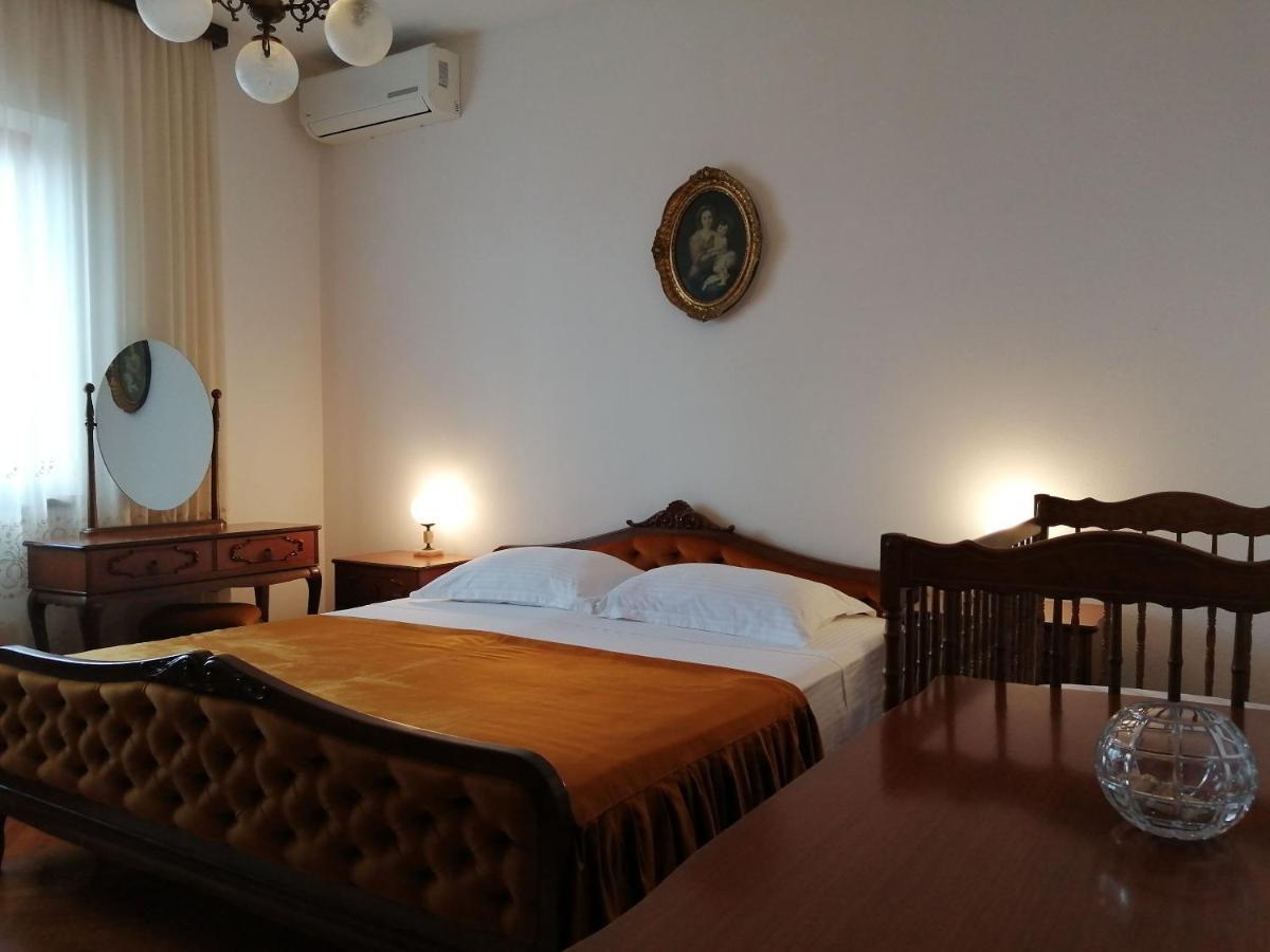 Apartments Jelka Postira Zewnętrze zdjęcie